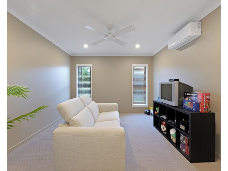 8 Koopa Place, Pelican Waters QLD 4551