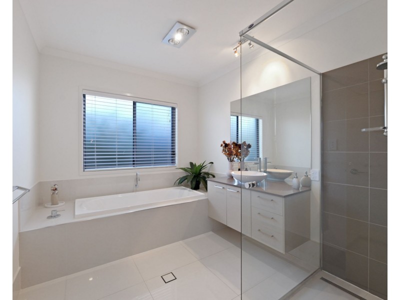 8 Koopa Place, Pelican Waters QLD 4551