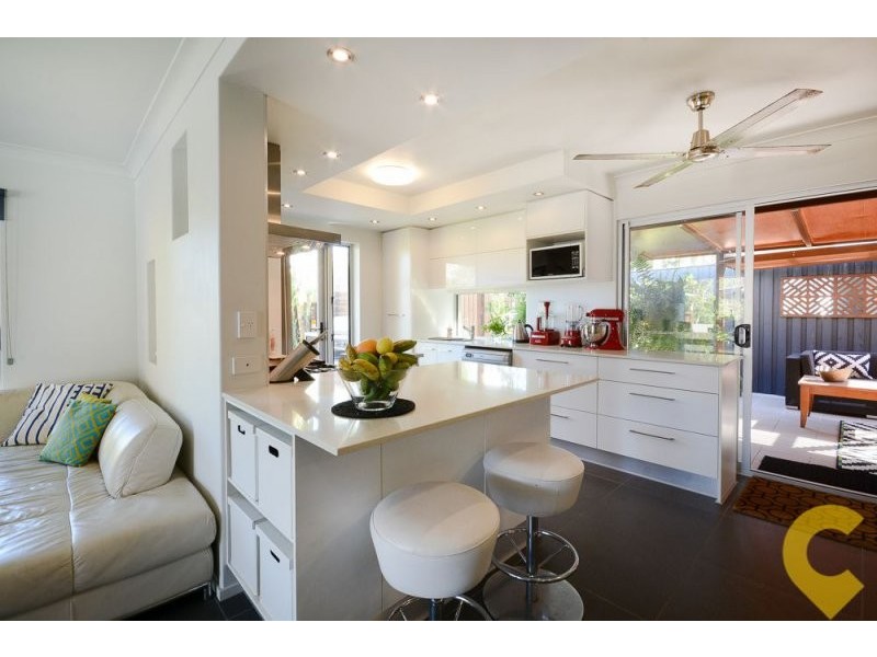 2 Lawrence Street, Mooloolaba QLD 4557