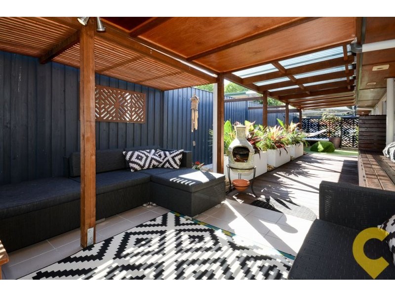 2 Lawrence Street, Mooloolaba QLD 4557
