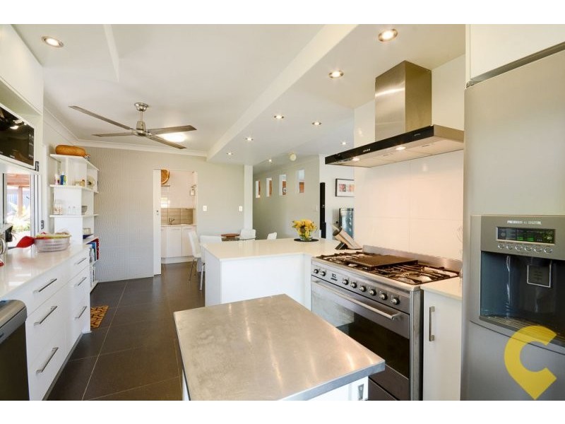 2 Lawrence Street, Mooloolaba QLD 4557