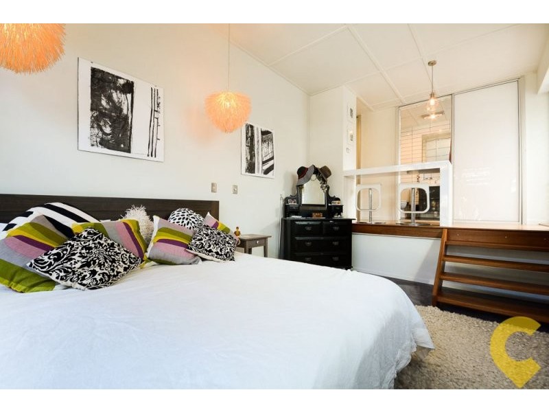 2 Lawrence Street, Mooloolaba QLD 4557