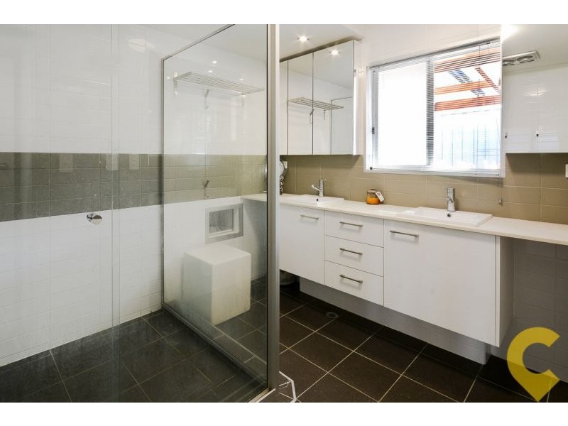 2 Lawrence Street, Mooloolaba QLD 4557