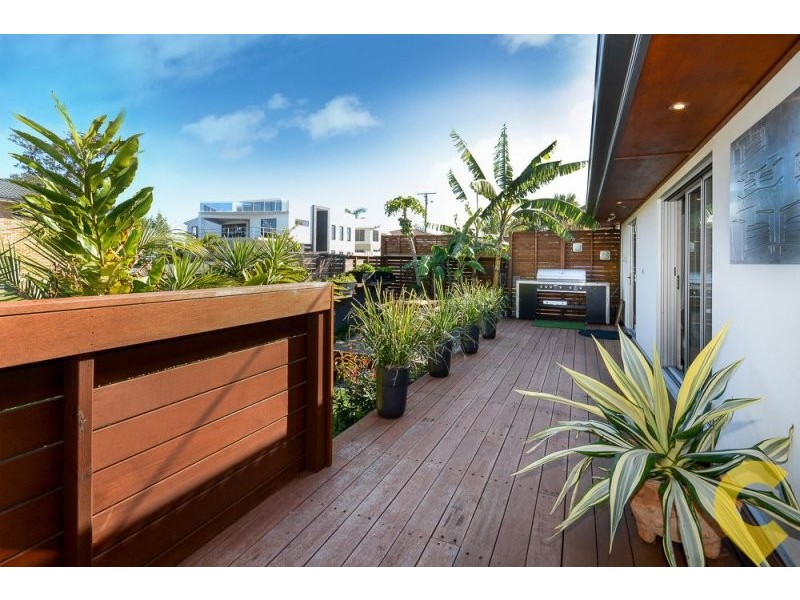2 Lawrence Street, Mooloolaba QLD 4557