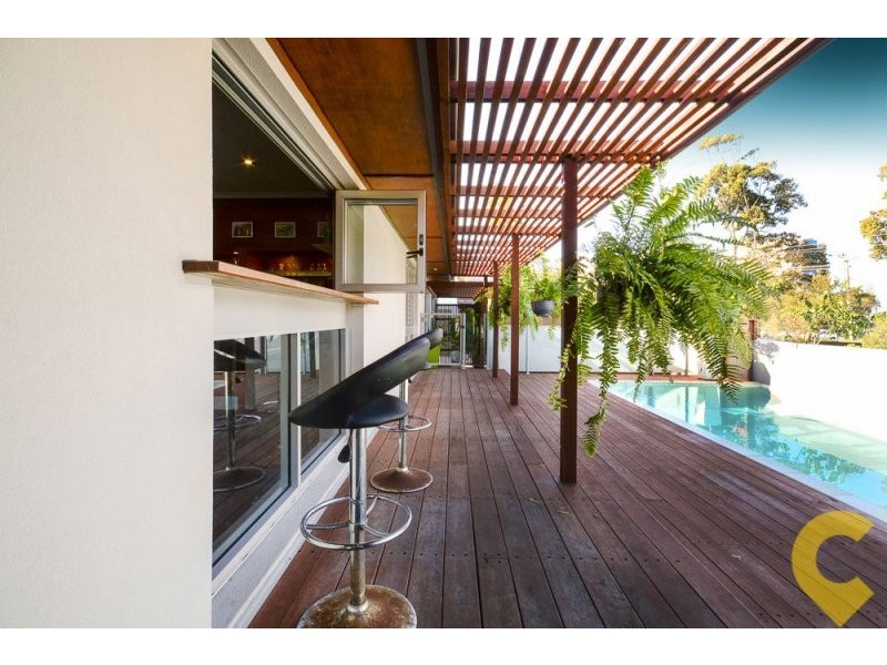 2 Lawrence Street, Mooloolaba QLD 4557