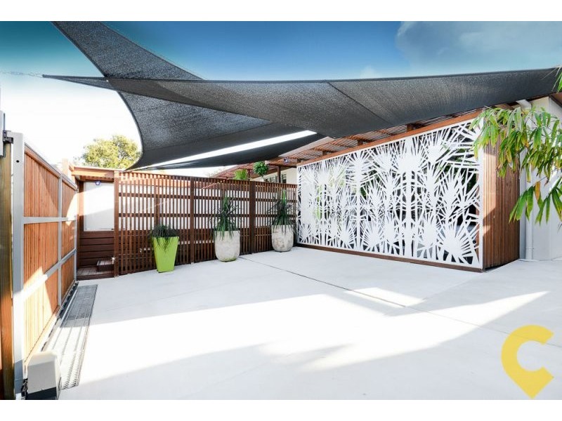 2 Lawrence Street, Mooloolaba QLD 4557