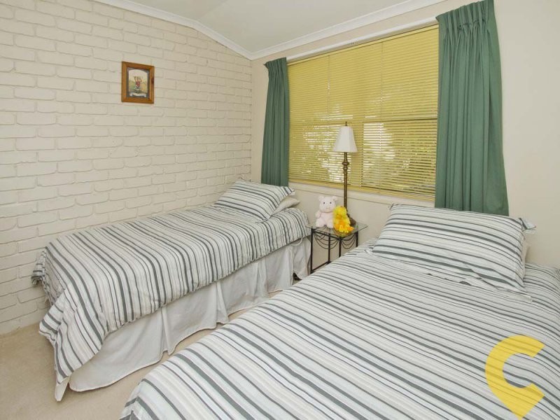 2/5 Gamban Esplanade, Currimundi QLD 4551