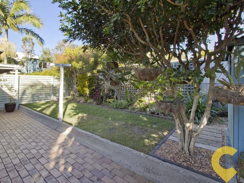 2/5 Gamban Esplanade, Currimundi QLD 4551