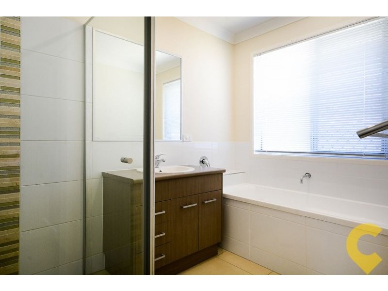 11 Pepper Tree Way, Beerwah QLD 4519