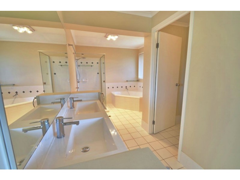 16 Midden Place, Pelican Waters QLD 4551