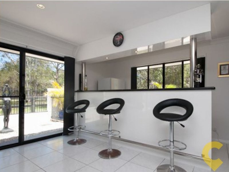 25 Somerset Lane, Little Mountain QLD 4551