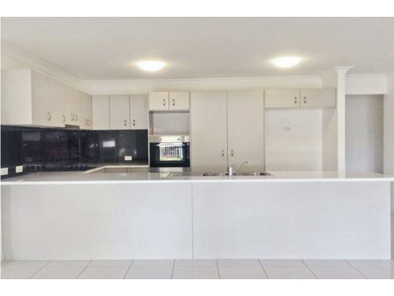 31 Dunk Place, Little Mountain QLD 4551