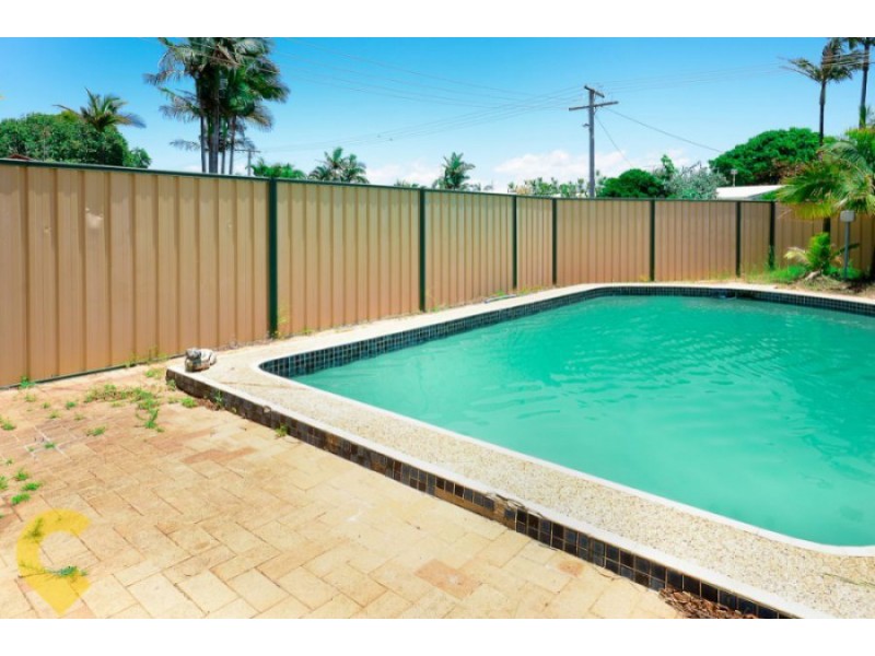 1 Otama Court, Warana QLD 4575