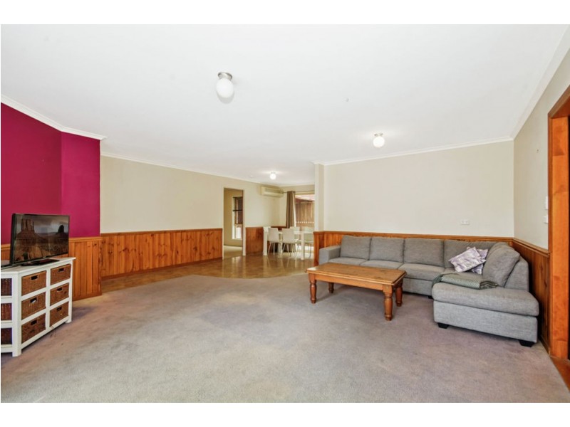 2 Donegal Court, Little Mountain QLD 4551