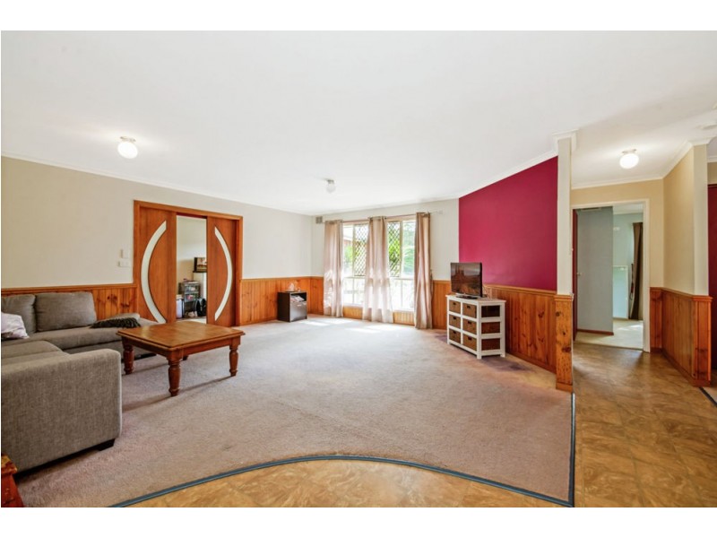 2 Donegal Court, Little Mountain QLD 4551