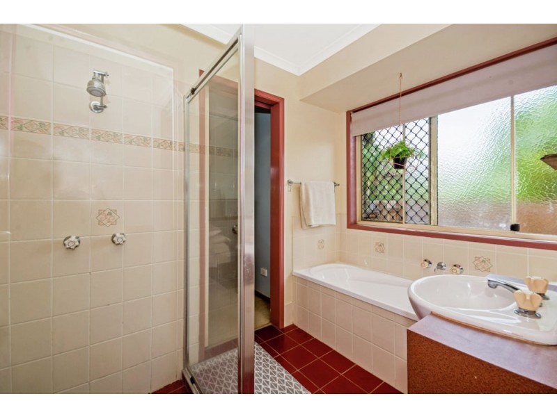 2 Donegal Court, Little Mountain QLD 4551
