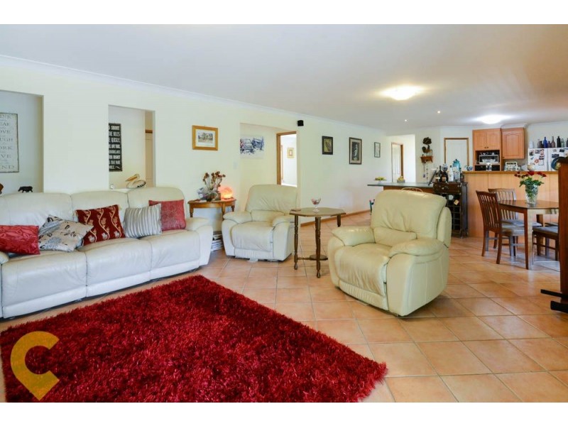 48 Hillside Road, Glass House Mountains QLD 4518