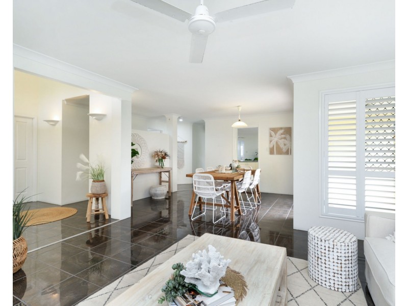 3 Bongaree Drive, Pelican Waters QLD 4551
