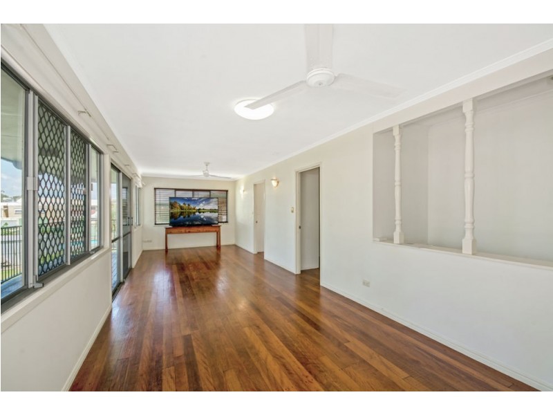 67 Anning Avenue, Golden Beach QLD 4551