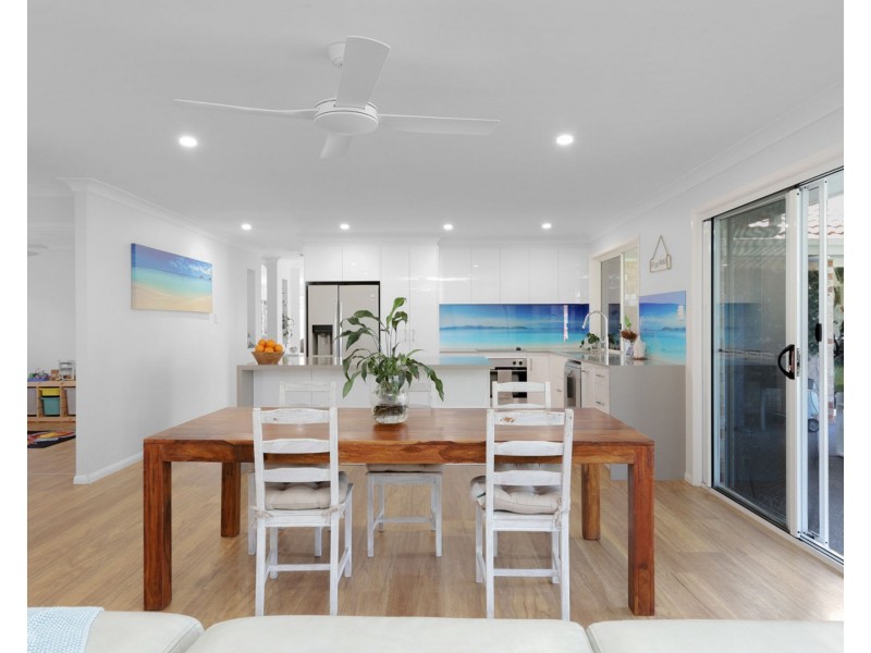 2 Lockyer Place, Pelican Waters QLD 4551