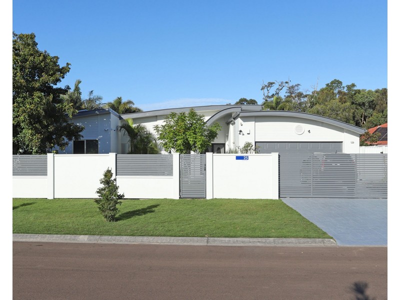 25 Edwardson Drive, Pelican Waters QLD 4551