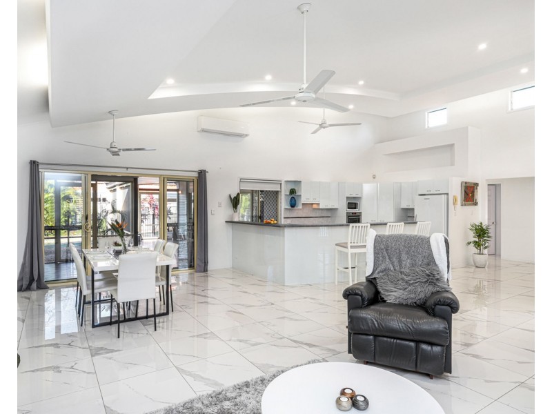 25 Edwardson Drive, Pelican Waters QLD 4551