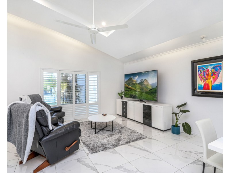 25 Edwardson Drive, Pelican Waters QLD 4551