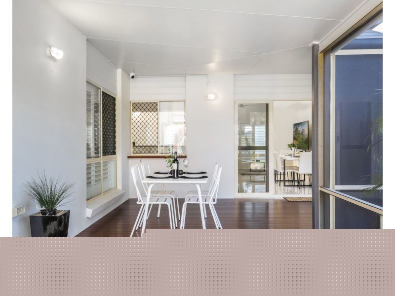 25 Edwardson Drive, Pelican Waters QLD 4551