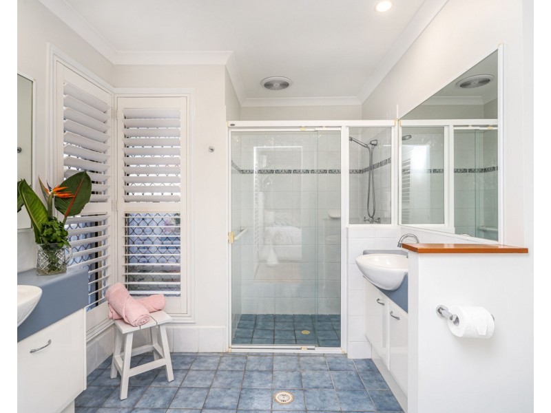 25 Edwardson Drive, Pelican Waters QLD 4551