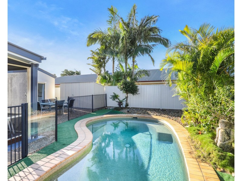 25 Edwardson Drive, Pelican Waters QLD 4551