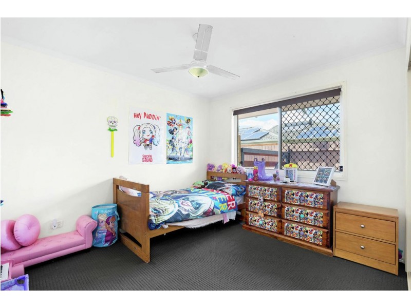 18 Kalowendha Avenue, Pelican Waters QLD 4551