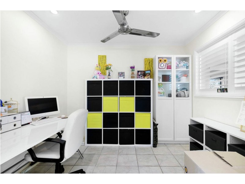 18 Kalowendha Avenue, Pelican Waters QLD 4551