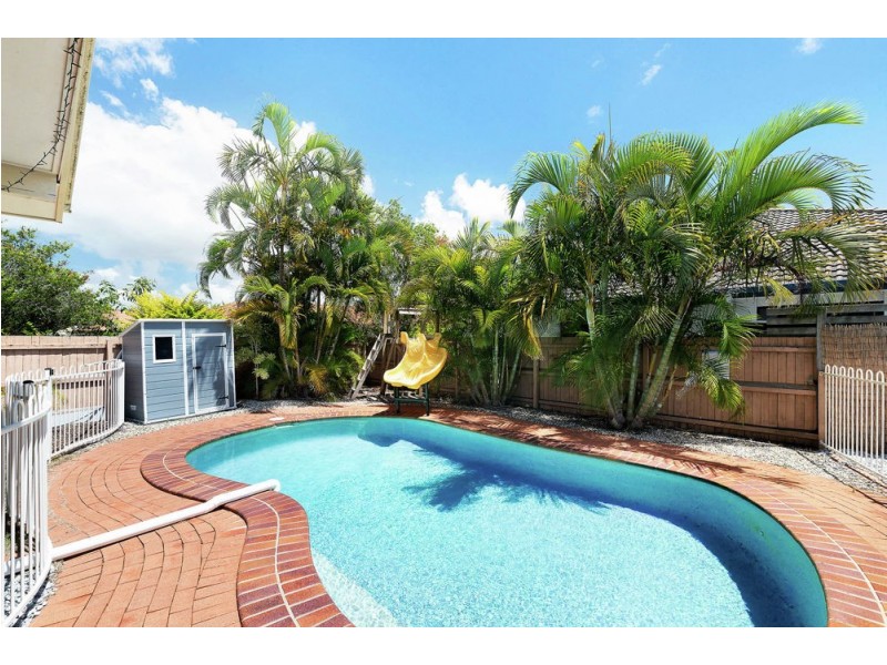 18 Kalowendha Avenue, Pelican Waters QLD 4551