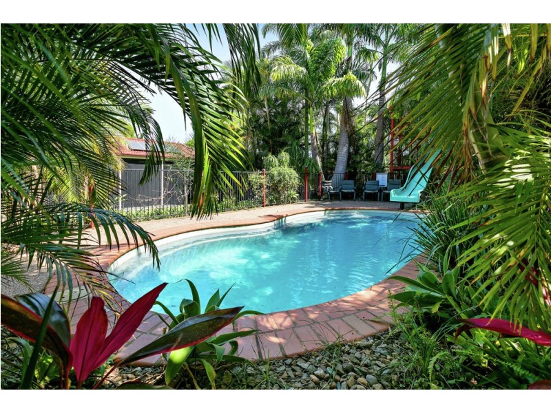 6 Earls Court, Little Mountain QLD 4551