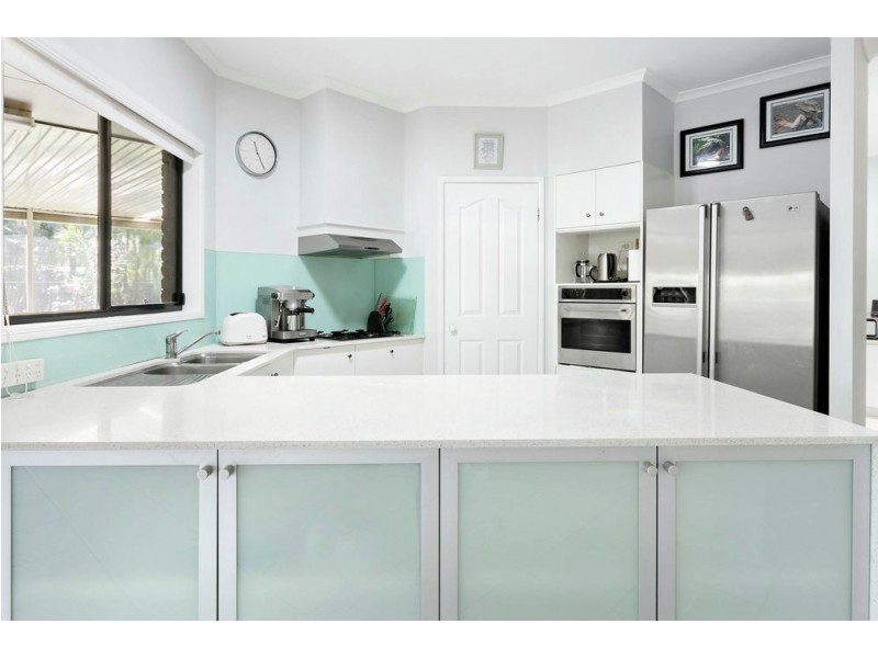 6 Earls Court, Little Mountain QLD 4551