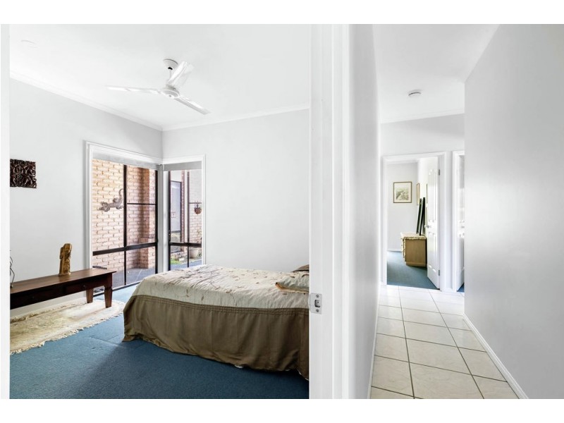 6 Earls Court, Little Mountain QLD 4551