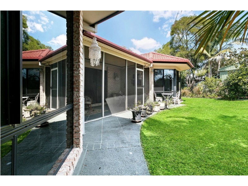 6 Earls Court, Little Mountain QLD 4551