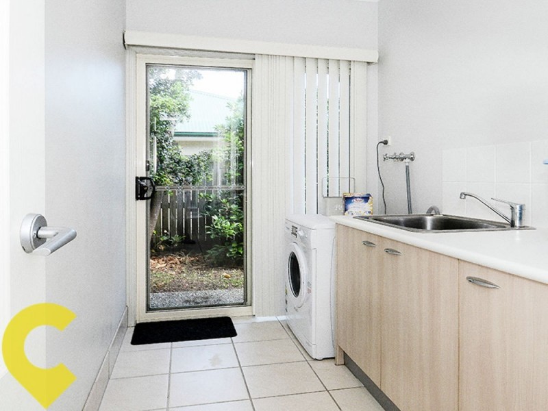 5 Irving Place, Sippy Downs QLD 4556