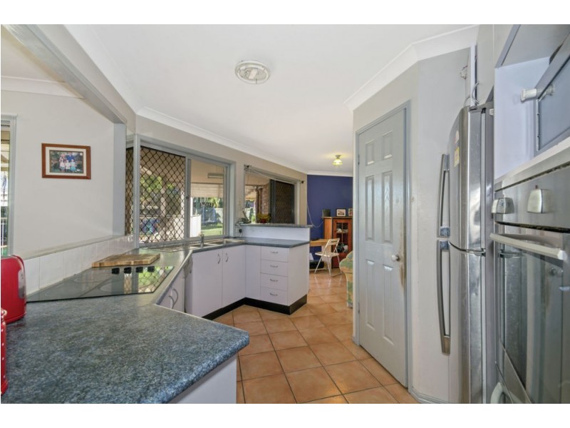 5 Bellevue Drive, Little Mountain QLD 4551