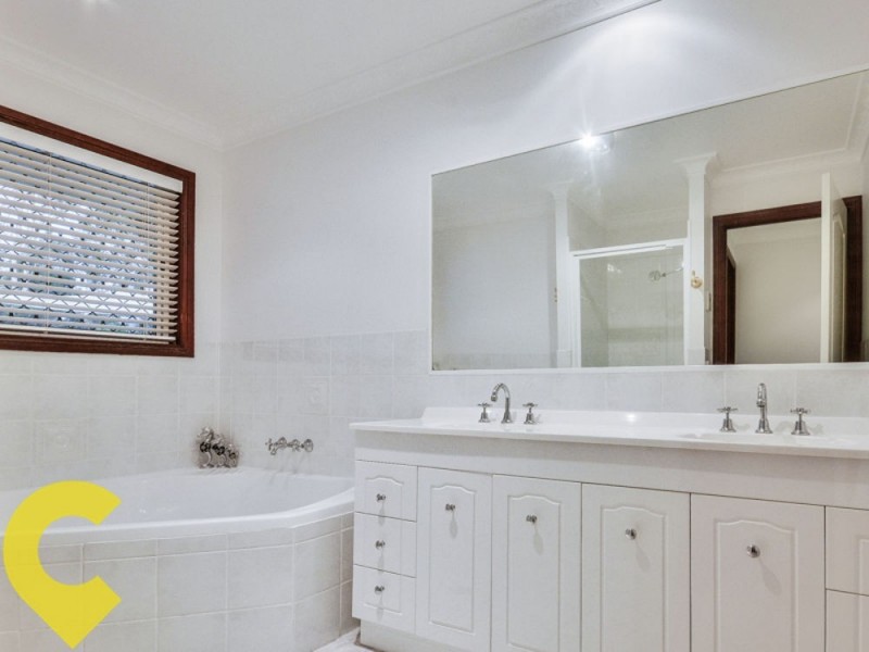 5 Ghostgum Close, Little Mountain QLD 4551