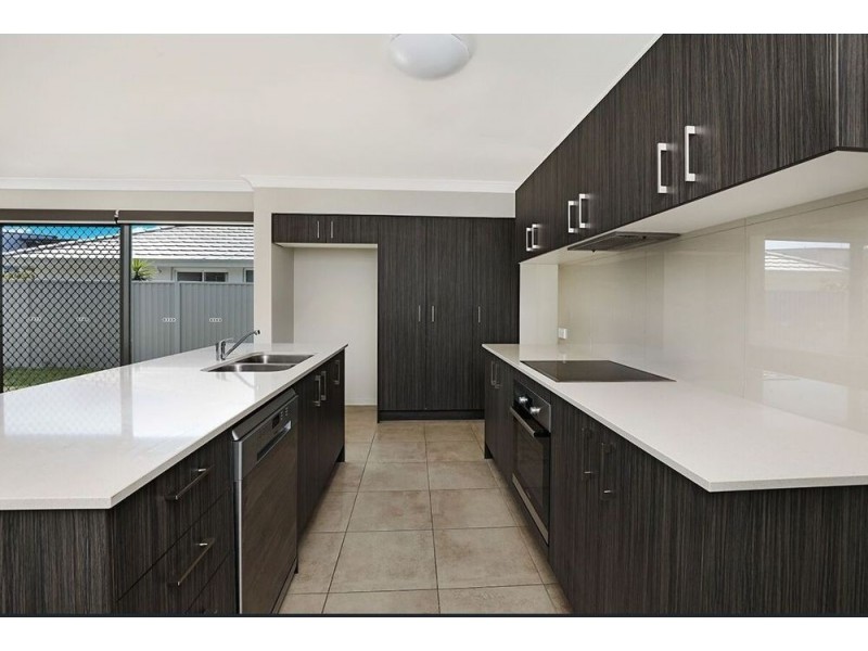 10 Burdekin Place, Pelican Waters QLD 4551