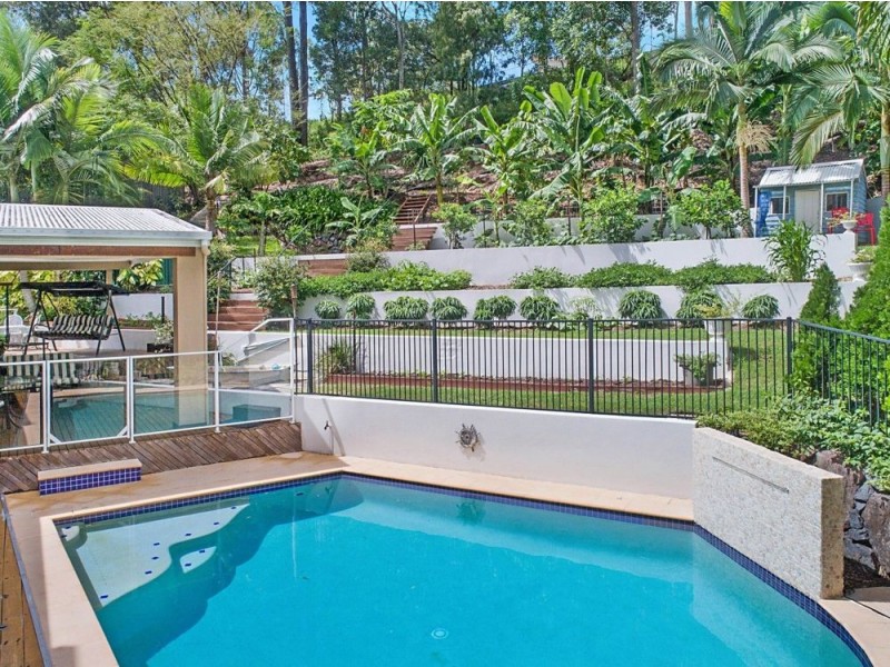 9 Hillside Court, Little Mountain QLD 4551