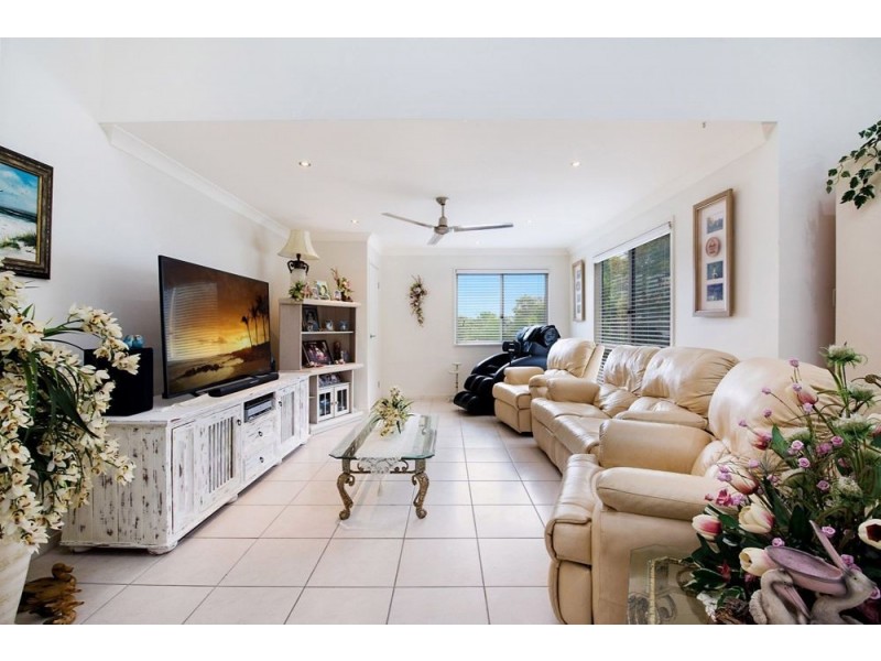 9 Hillside Court, Little Mountain QLD 4551