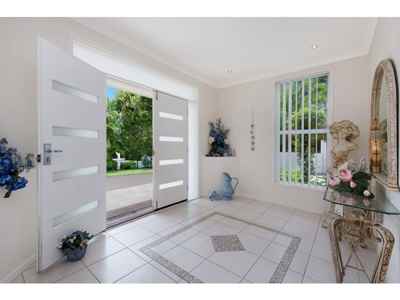 9 Hillside Court, Little Mountain QLD 4551