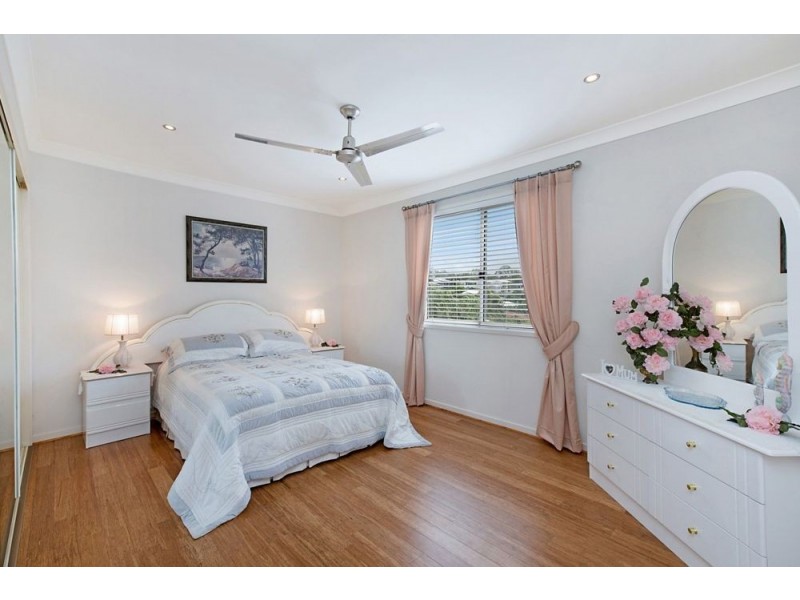 9 Hillside Court, Little Mountain QLD 4551