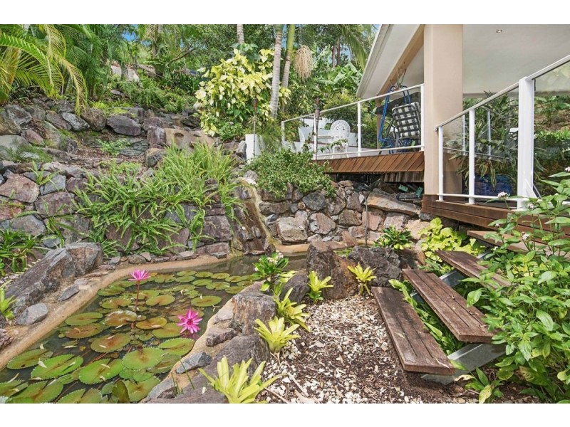 9 Hillside Court, Little Mountain QLD 4551