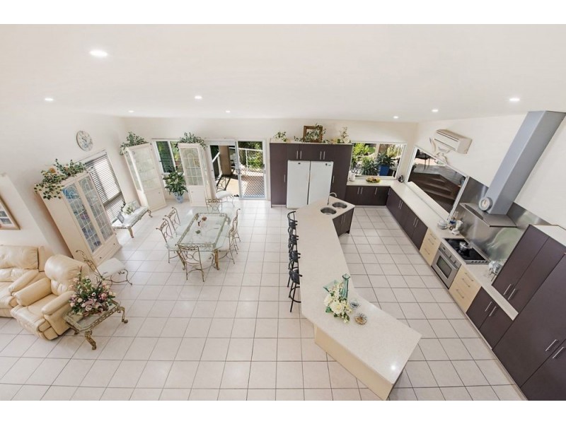 9 Hillside Court, Little Mountain QLD 4551