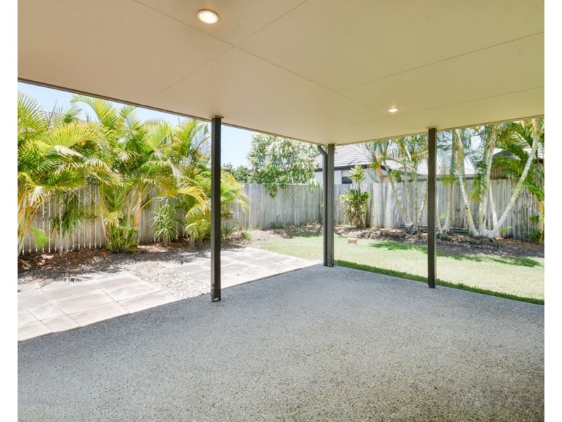 8 Pembroke Crescent, Sippy Downs QLD 4556
