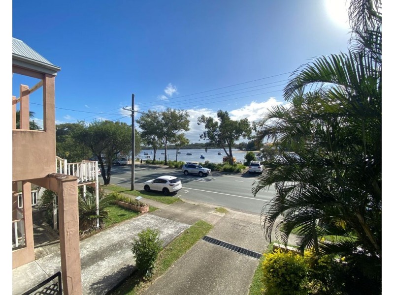 4/61 Bradman Avenue, Maroochydore QLD 4558