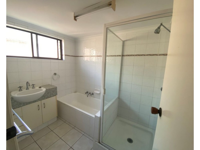4/61 Bradman Avenue, Maroochydore QLD 4558